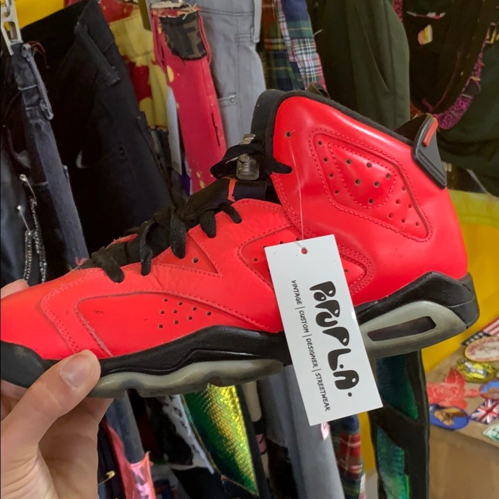 Size 7 Jordan’s infared